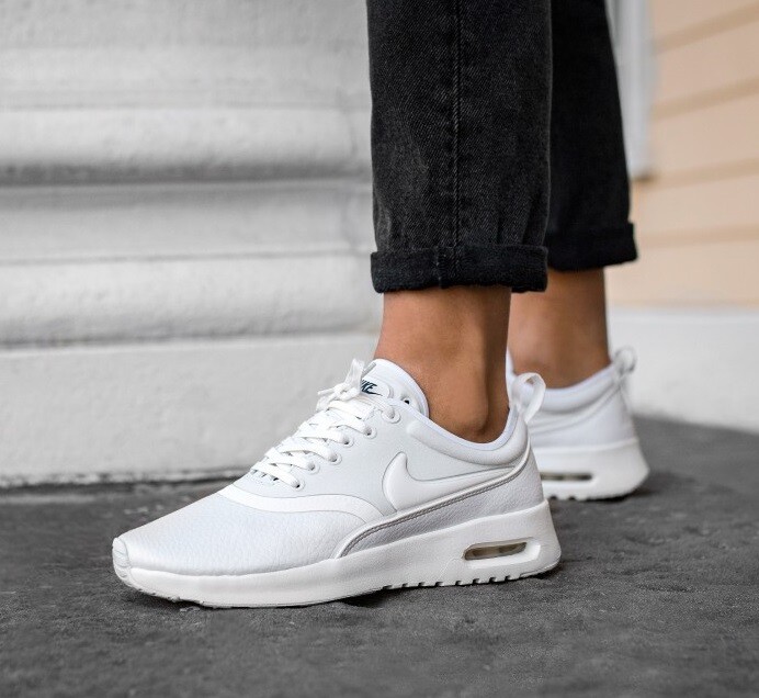 womens nike thea air max